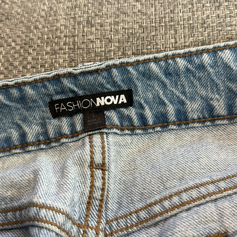MOVING SALE Fashion Nova Slouch Fit Blue Wide Leg Ripped Knee Denim - Picture 9 of 10